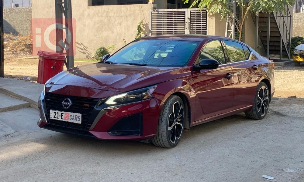 نيسان ألتيما